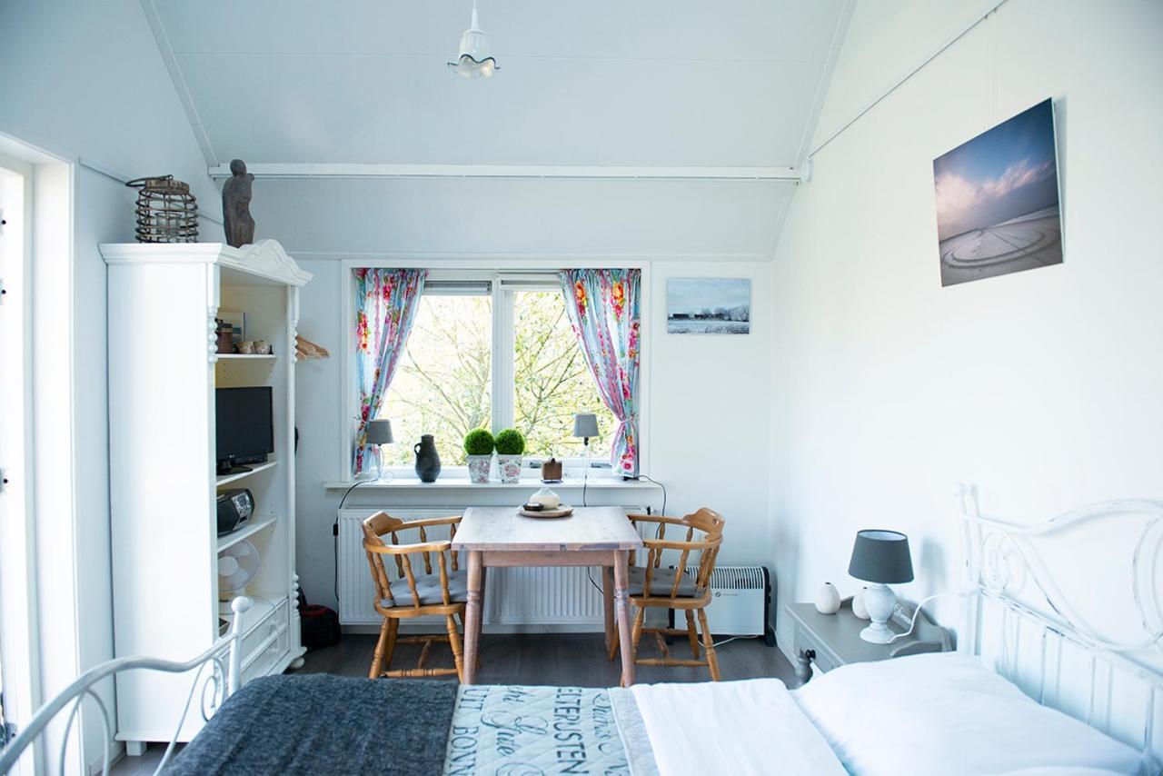 Studio Stee Van Ypey Bed & Breakfast Tytsjerk Dış mekan fotoğraf